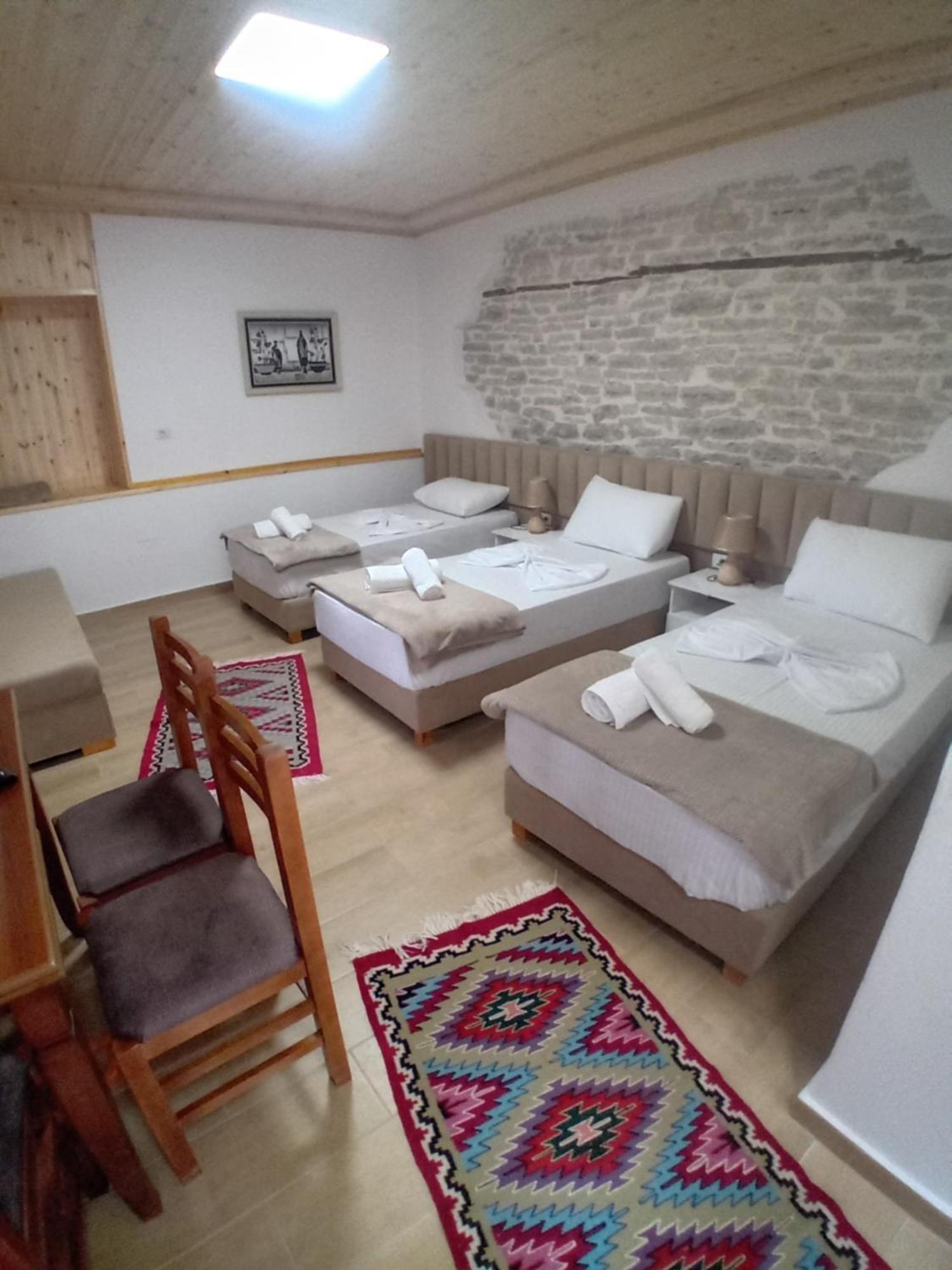 Arpet Guesthouse Gjirokastër Eksteriør bilde