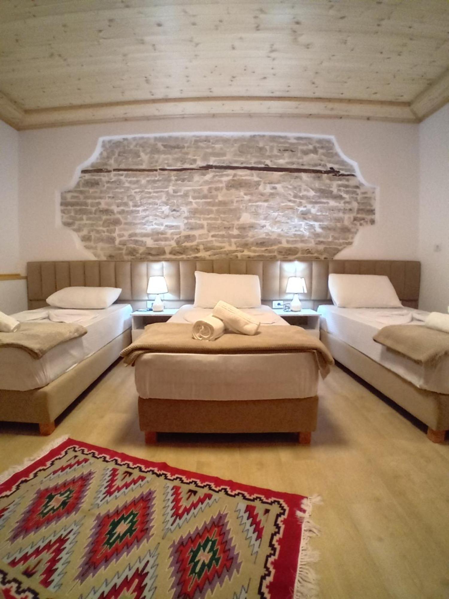 Arpet Guesthouse Gjirokastër Eksteriør bilde